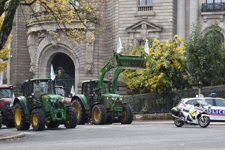 Les agriculteurs saturent