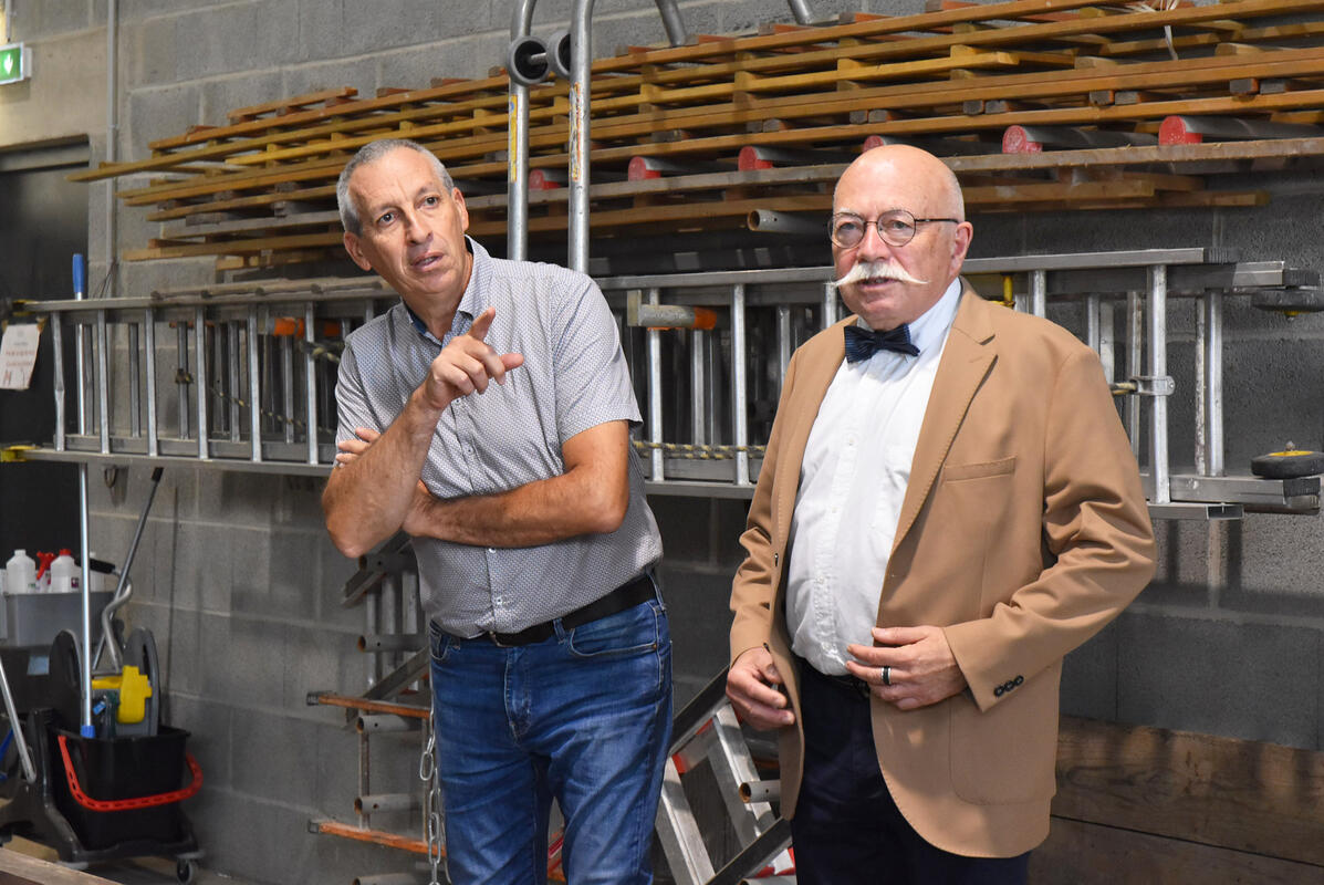 Les façades construites par Blanchon dans le même style Art déco pour habiller les commerces intérieurs de la gare de Limoges-Bénédictins. 