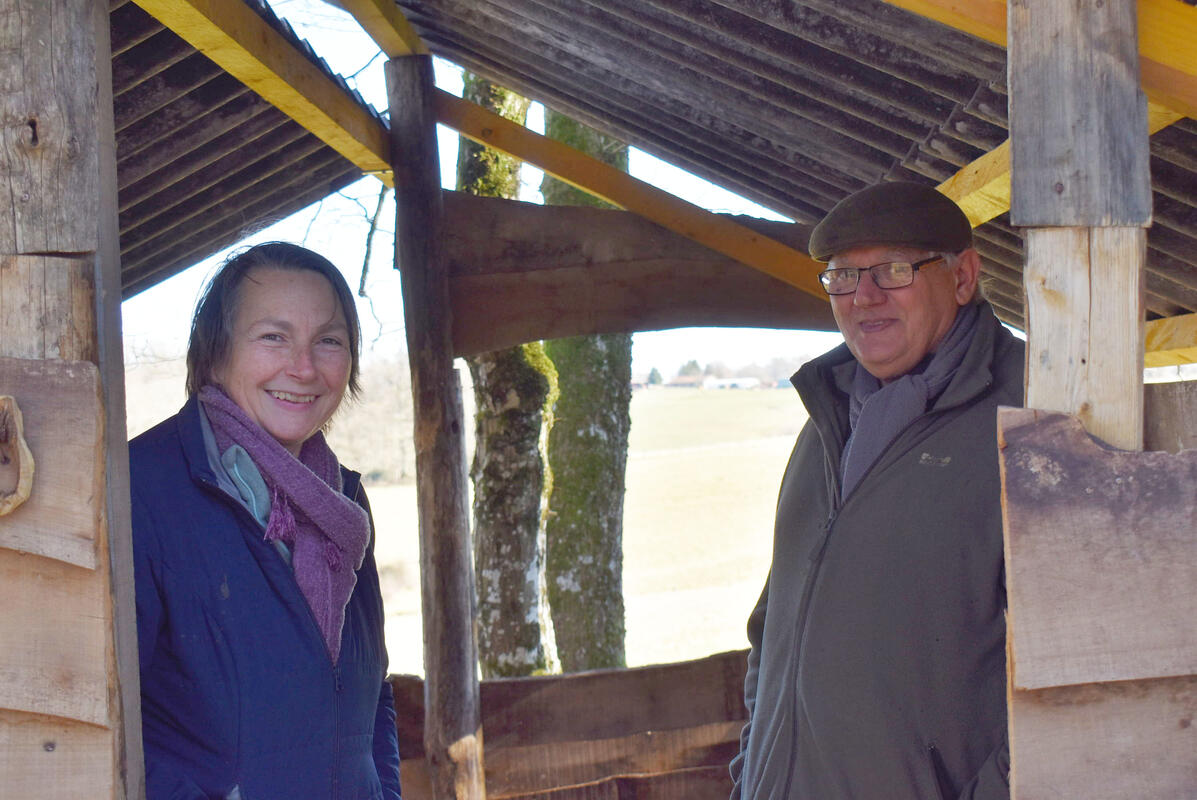 La cabane en osier, le coin lecture idéal, a été construite avec un oséiculteur. "Elle verdit en été, c'est très joli", souligne Cécile Brunet Maisonnier. 