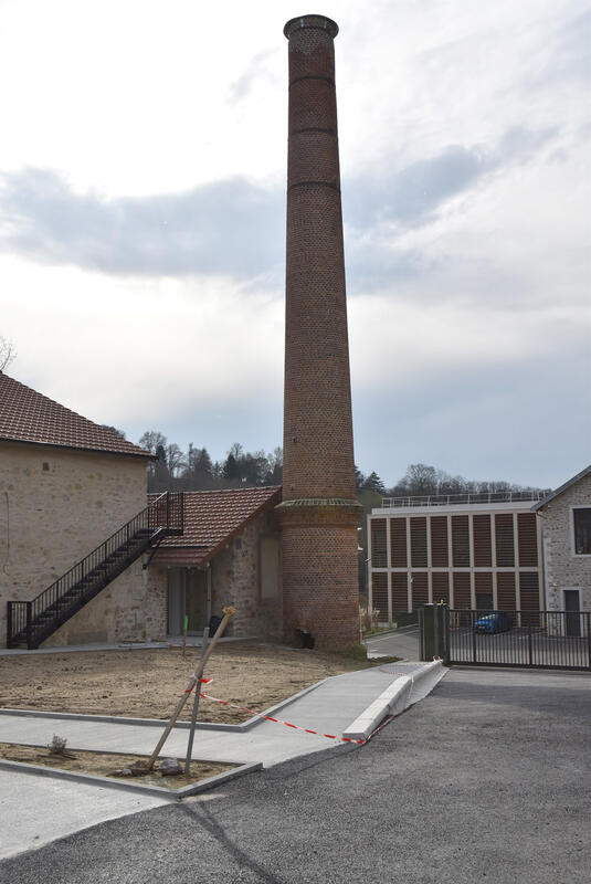 Le lauréat du 1% artistique a présenté son œuvre pour la cité du cuir. 